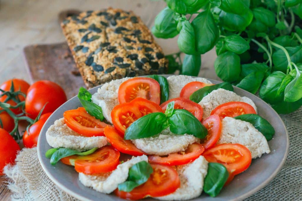 Veganer Mozzarella mit Cashews