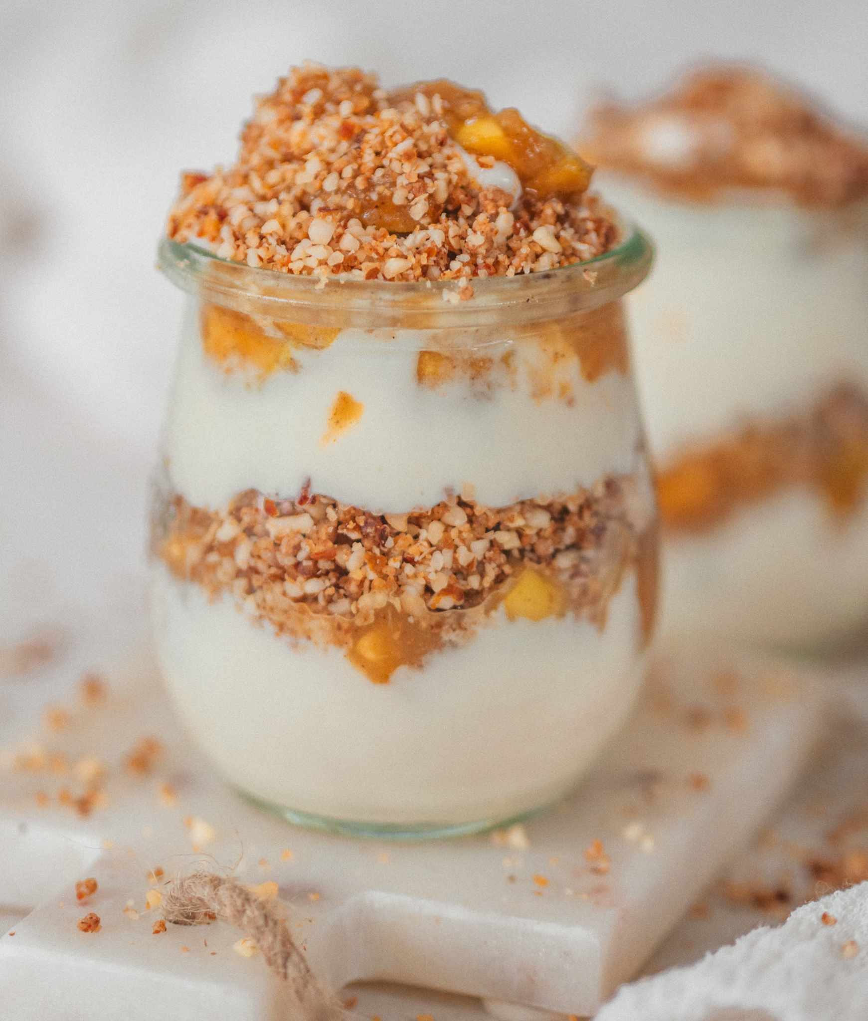 Veganes Parfait mit Bratapfel