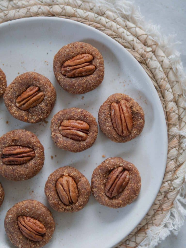 Veganes Spekulatius Bites - zuckerfreie Plätzchen