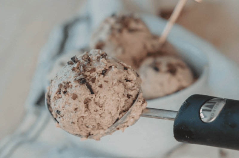 Vegane Schoko-Kaffee Eiscreme