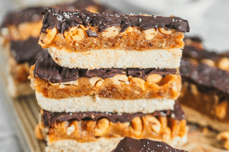 Gesunde vegane Snickers Riegel