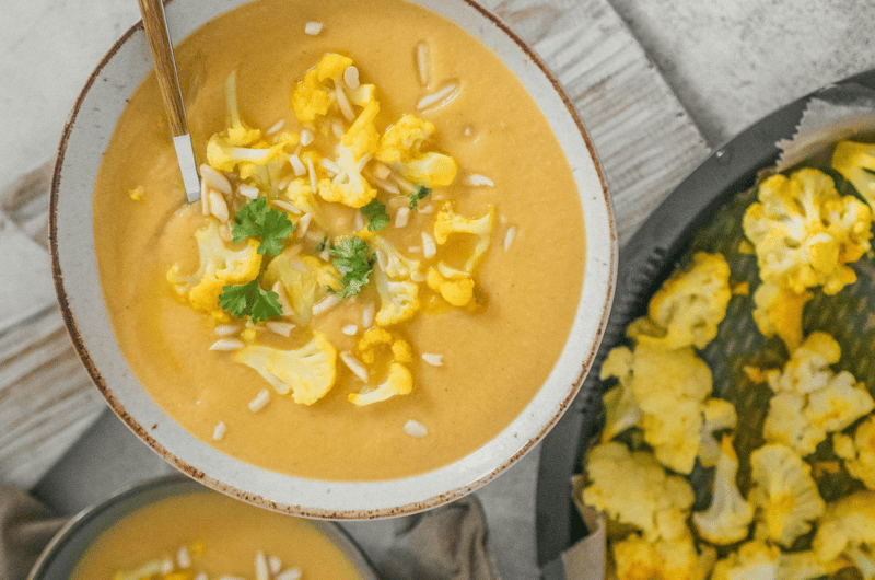 Vegane Blumenkohl Curry Suppe