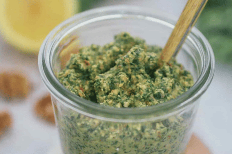 Veganes Grünkohl Basilikum Pesto Rezept