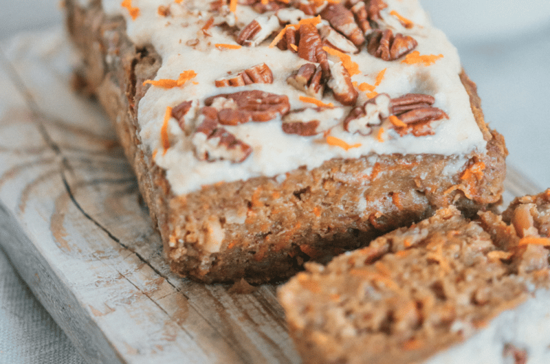 Veganer Möhrenkuchen mit Cashewcreme