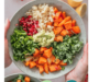 Vegane Grünkohl Bowl mit geröstetem Gemüse