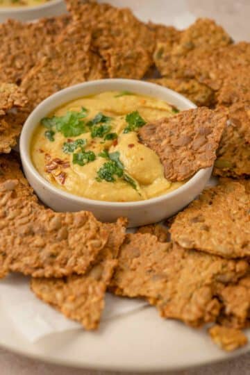 Gesunde Cracker mit Saaten